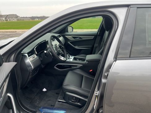 New 2026 Jaguar F-PACE R-Dynamic S image 9
