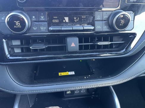 Used 2024 Toyota Highlander XSE image 43