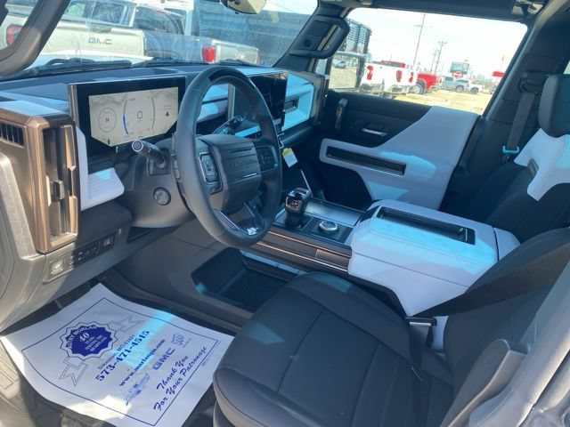 New 2025 GMC Hummer EV 2X w/ LPO, Roof Cross Rail Package AWD/4WD image 17