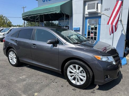 Used 2014 Toyota Venza LE AWD/4WD image 4