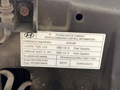 Used 2016 Hyundai Santa Fe Sport w/ Option Group 02 image 17