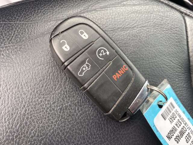 Used 2018 Jeep Compass Limited w/ Navigation Group AWD/4WD image 26