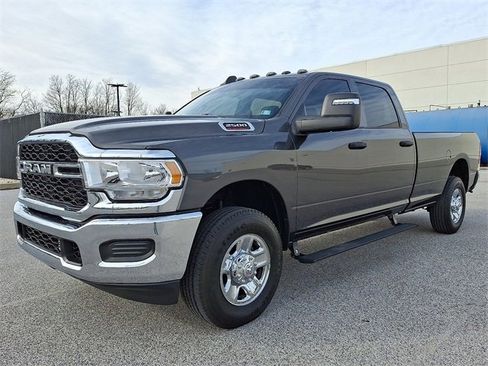 Used 2024 RAM 2500 Tradesman w/ Chrome Appearance Group image 6