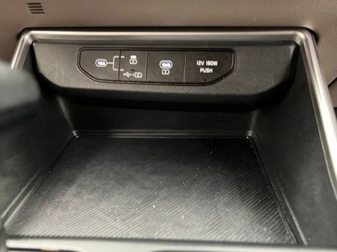 Used 2025 Kia Carnival FWD image 62