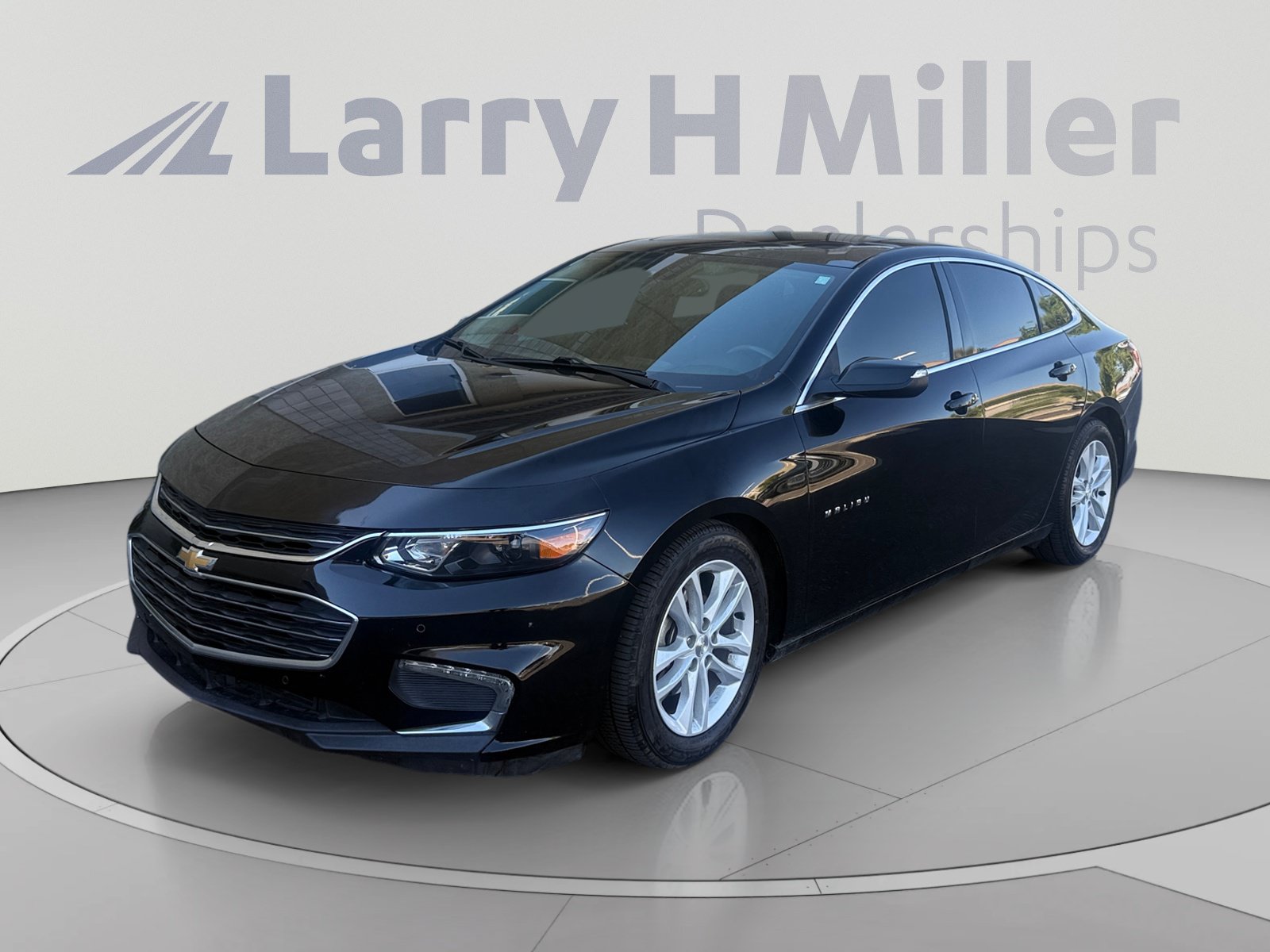 Used 2018 Chevrolet Malibu Hybrid w/ Leather Package FWD image 1