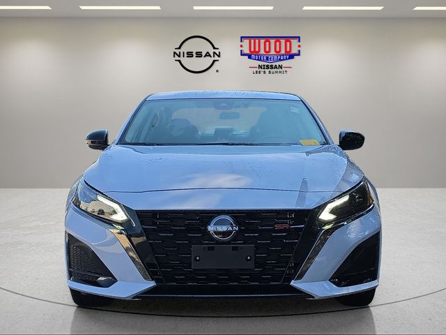 Used 2024 Nissan Altima 2.5 SR AWD/4WD image 6