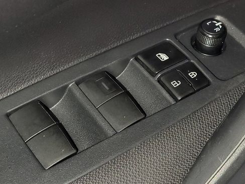 Used 2020 Toyota Corolla LE FWD image 27