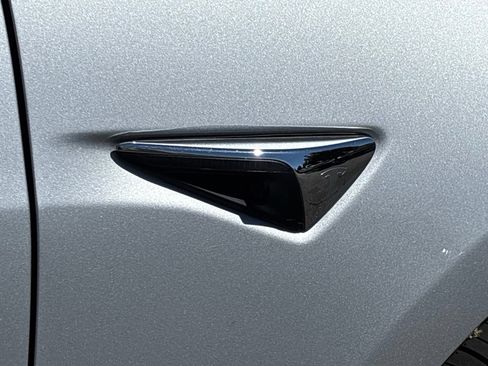 Used 2018 Tesla Model 3 Long Range RWD image 4