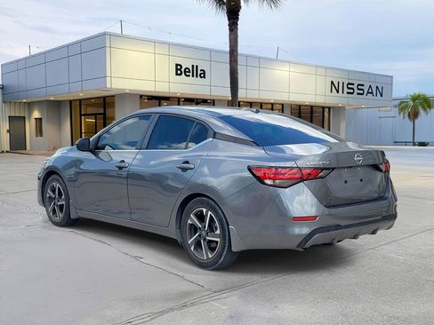 Used 2024 Nissan Sentra SV image 4