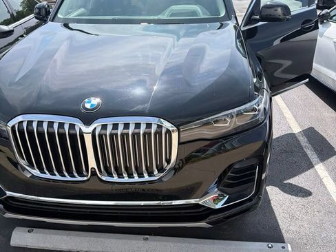 Used 2020 BMW X7 xDrive40i w/ Premium Package AWD/4WD image 2