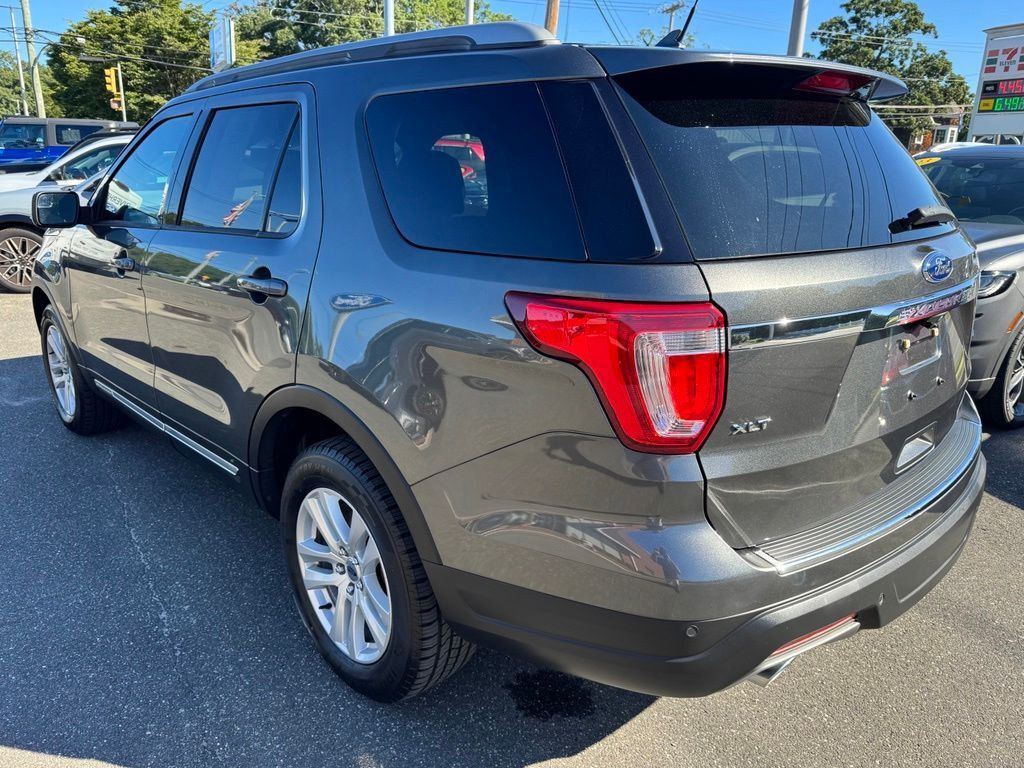 Certified 2018 Ford Explorer XLT w/ Equipment Group 201A AWD/4WD image 4