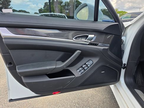 Used 2013 Porsche Panamera S RWD image 7