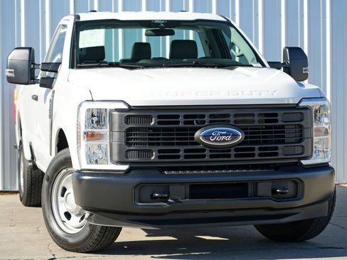 Used 2025 Ford F350 XL w/ XL Driver Assist Package image 4