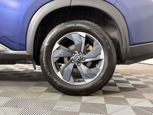Used 2024 Nissan Rogue SV FWD image 10