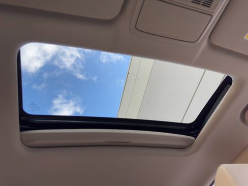 Used 2022 Honda CR-V EX-L image 11