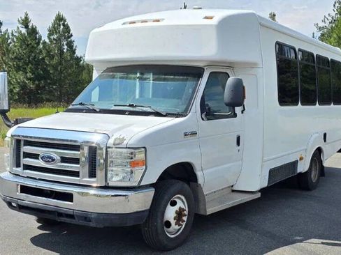 Used 2011 Ford E-450 and Econoline 450 Super Duty w/ Shuttle Bus Prep Pkg image 2