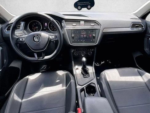 Used 2020 Volkswagen Tiguan SE w/ Panoramic Sunroof Package FWD image 16