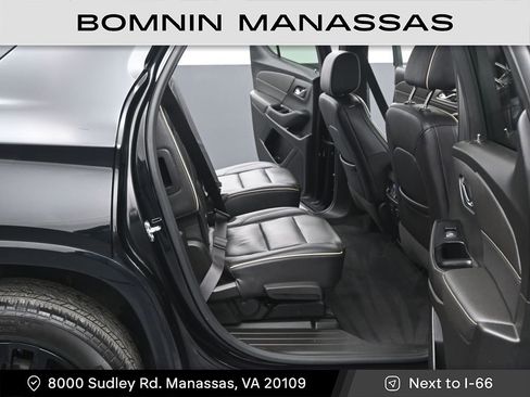 Used 2023 Chevrolet Traverse Premier w/ Redline Edition image 10