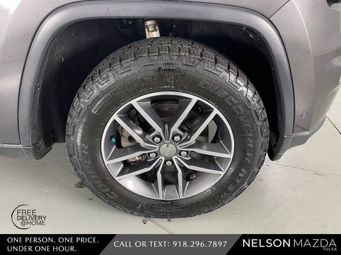 Used 2017 Jeep Grand Cherokee Limited w/ Luxury Group II image 14