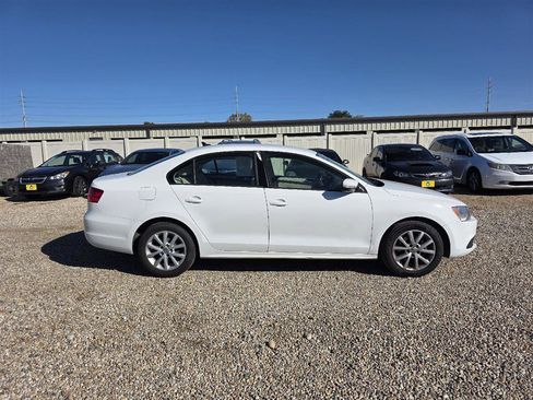 Used 2012 Volkswagen Jetta SE image 4