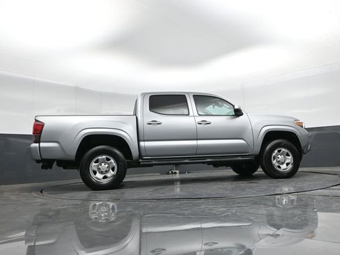 Used 2022 Toyota Tacoma SR image 32