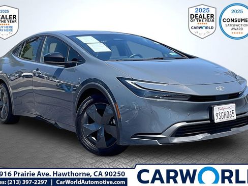 Used 2024 Toyota Prius LE FWD image 1