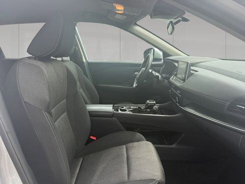 Used 2024 Nissan Rogue SV AWD/4WD image 17