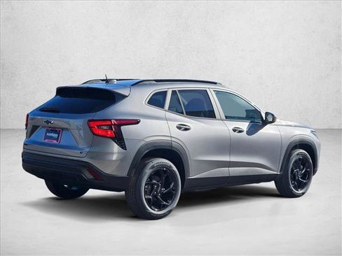 New 2026 Chevrolet Trax LT w/ Driver Confidence Package image 2