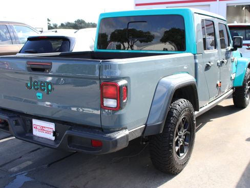 Used 2025 Jeep Gladiator Sport AWD/4WD image 11