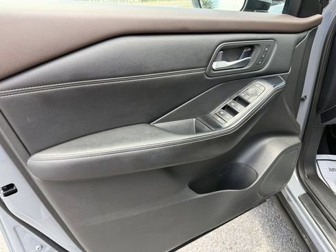 Used 2023 Nissan Rogue SL w/ SL Premium Package AWD/4WD image 12
