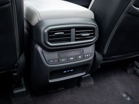 Certified 2024 Honda Pilot Touring image 32
