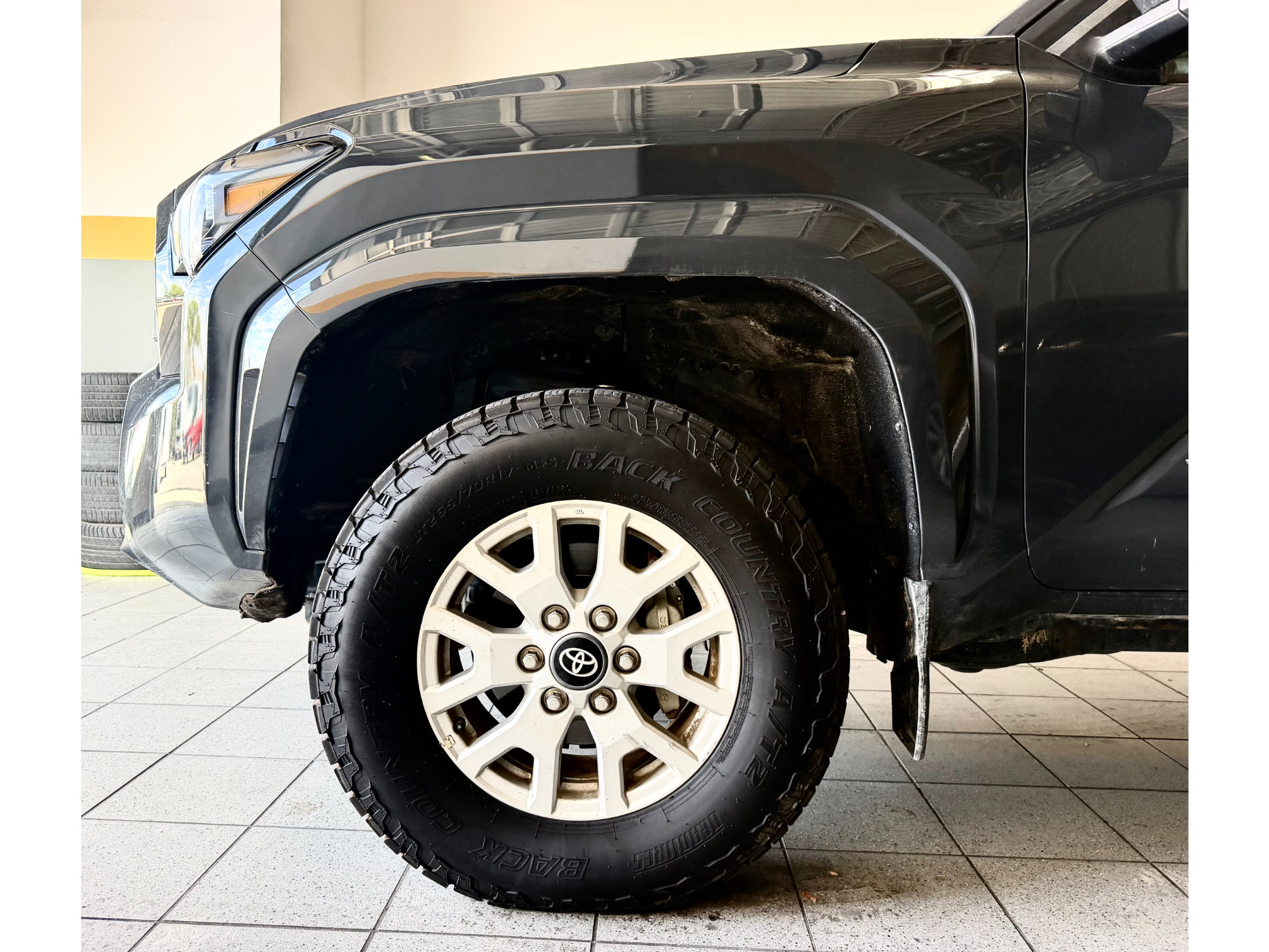 Used 2024 Toyota Tacoma SR5 AWD/4WD image 2