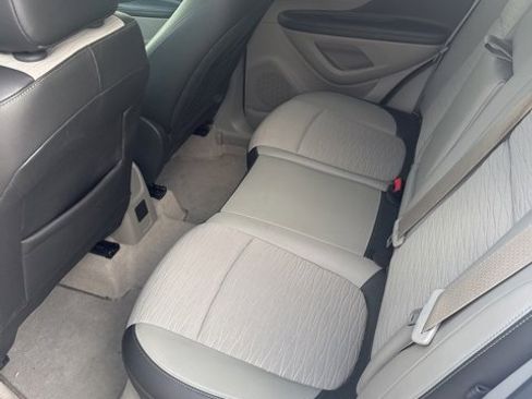 Used 2016 Buick Encore FWD image 9