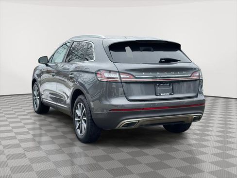 Used 2022 Lincoln Nautilus Standard image 4