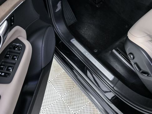 Certified 2025 Volvo XC90 B6 Plus image 10