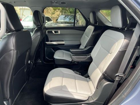 Used 2021 Ford Explorer XLT w/ Equipment Group 202A AWD/4WD image 8