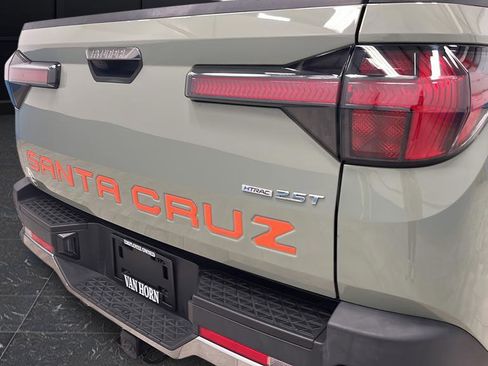 Used 2023 Hyundai Santa Cruz Limited image 32