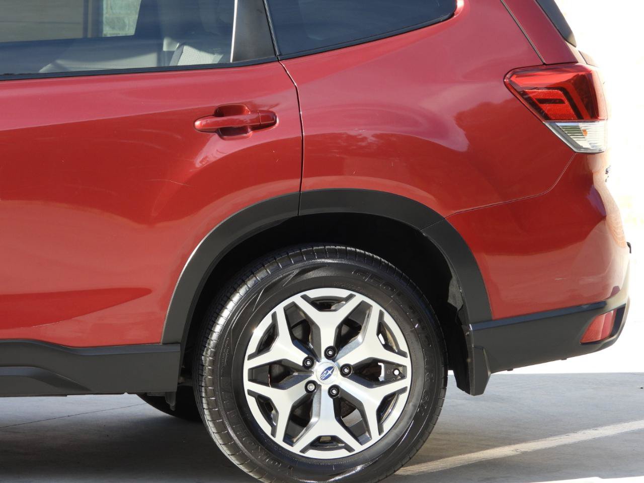 Used 2023 Subaru Forester Premium AWD/4WD image 32