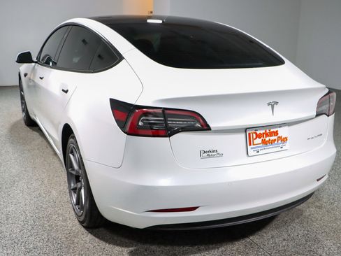 Used 2022 Tesla Model 3 Long Range image 9