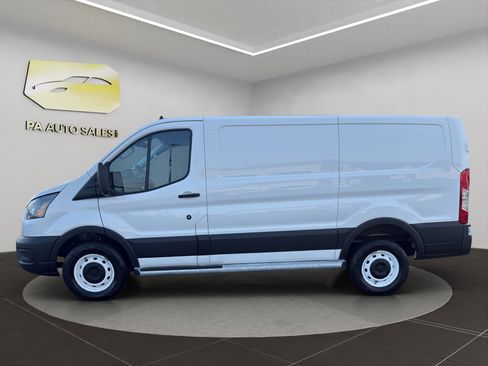 Used 2025 Ford Transit 250 Low Roof w/ Exterior Upgrade Package image 4