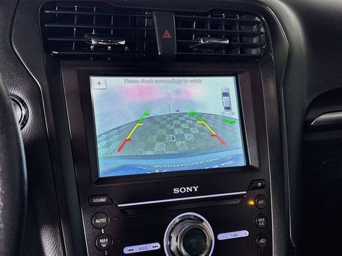 Used 2019 Ford Fusion Titanium FWD image 17