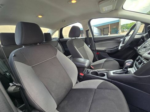 Used 2014 Ford Focus SE FWD image 27