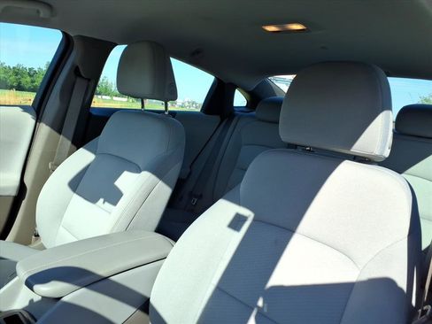 Used 2023 Chevrolet Malibu LT FWD image 16