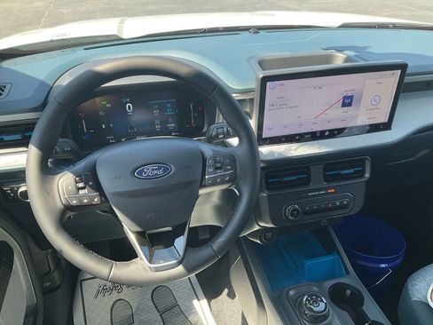 New 2026 Ford Maverick XLT image 25