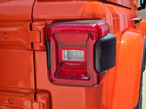 Used 2020 Jeep Wrangler Unlimited Sahara AWD/4WD image 8