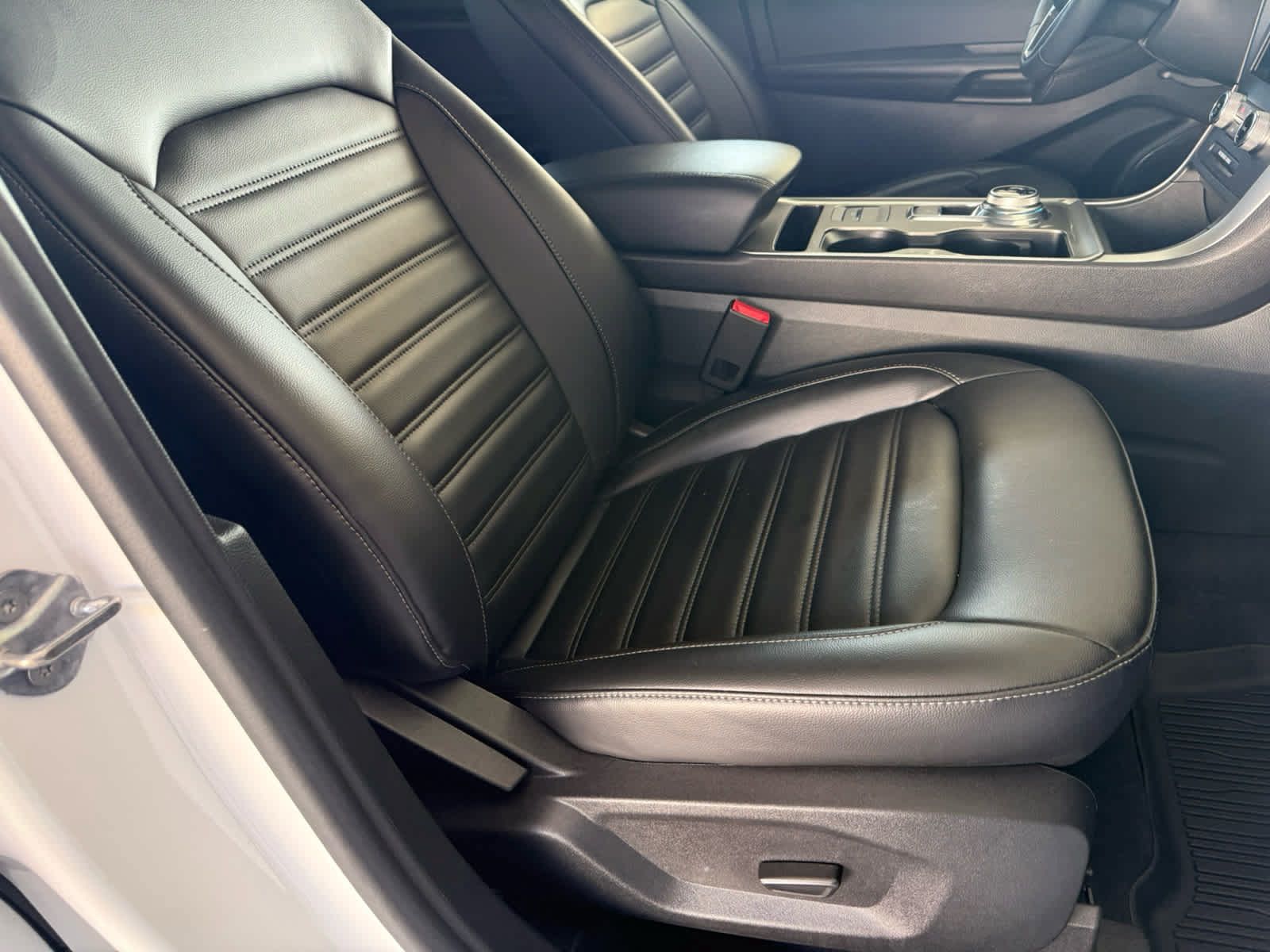 Certified 2024 Ford Edge SEL w/ Convenience Package AWD/4WD image 8