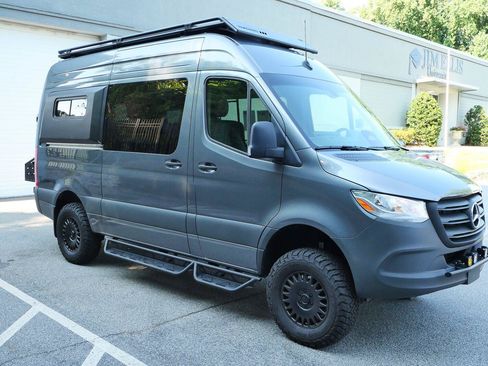 Used 2025 Mercedes-Benz Sprinter 2500 image 3