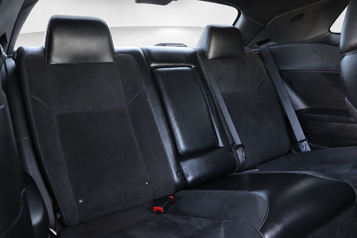 Used 2016 Dodge Challenger R/T Scat Pack w/ Leather Interior Group RWD image 14