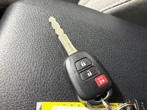 Used 2019 Toyota Tacoma SR5 image 36