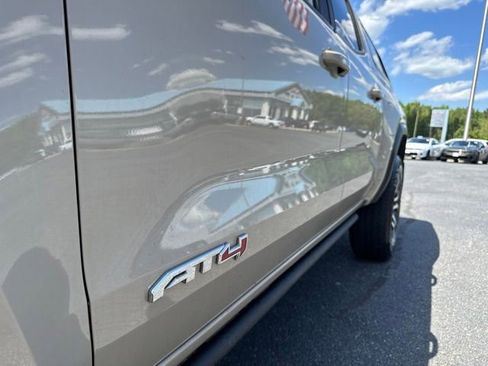 Used 2024 GMC Canyon AT4 w/ AT4 Premium Package AWD/4WD image 8